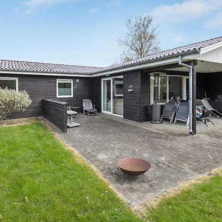 Holiday home Ilma - 200m From The Sea In Ne Jutland By Interhome *